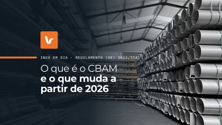 Corredor do armazém da Valsteel com tubo inox em stock